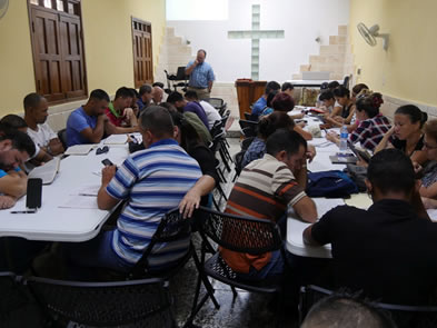 Talleres en exposición bíblica para hombres